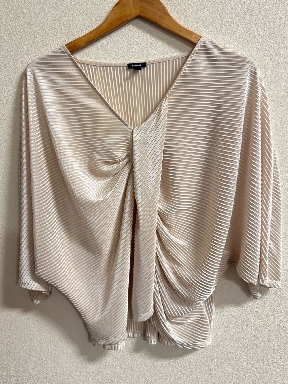 Express Women’s XL Ivory Pleated Twist Front Blouse